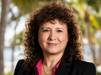 Wendy Chun headshot